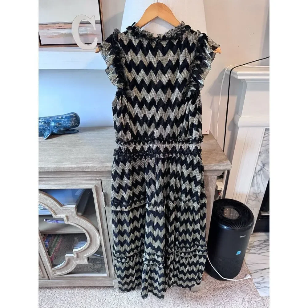 NWT Adelyn Rae Agatha Metallic Pleated Chevron Black Gold Shiny Ruffle Dress siz